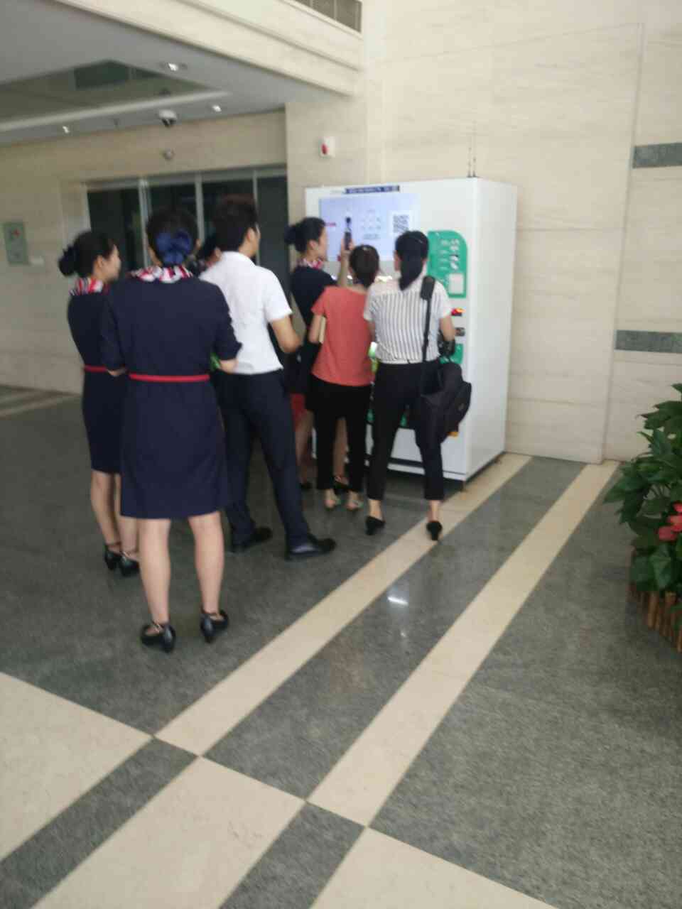 自動(dòng)售貨機，自助販賣(mài)機，富宏智能售貨機