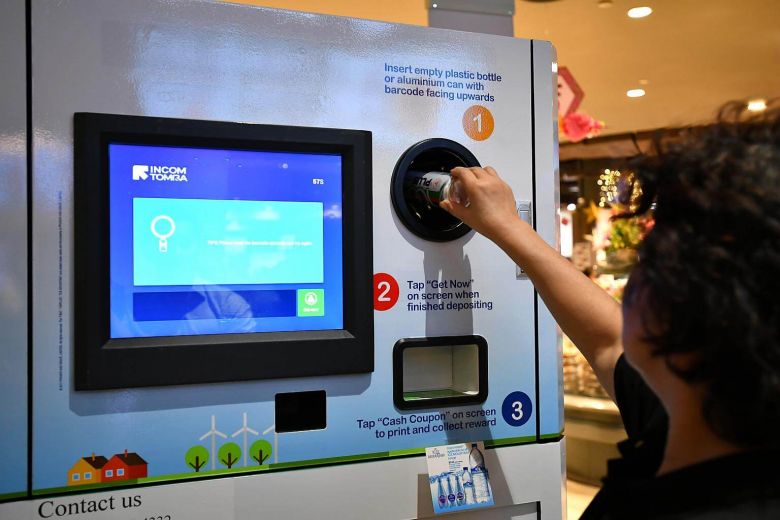 自動(dòng)售貨機,自動(dòng)售賣(mài)機,自動(dòng)售貨機價(jià)格,廣州售貨機,無(wú)人售貨機,智能自動(dòng)售貨機加盟,自動(dòng)販賣(mài)機,飲料自動(dòng)售貨機,廣州富宏智能售貨機